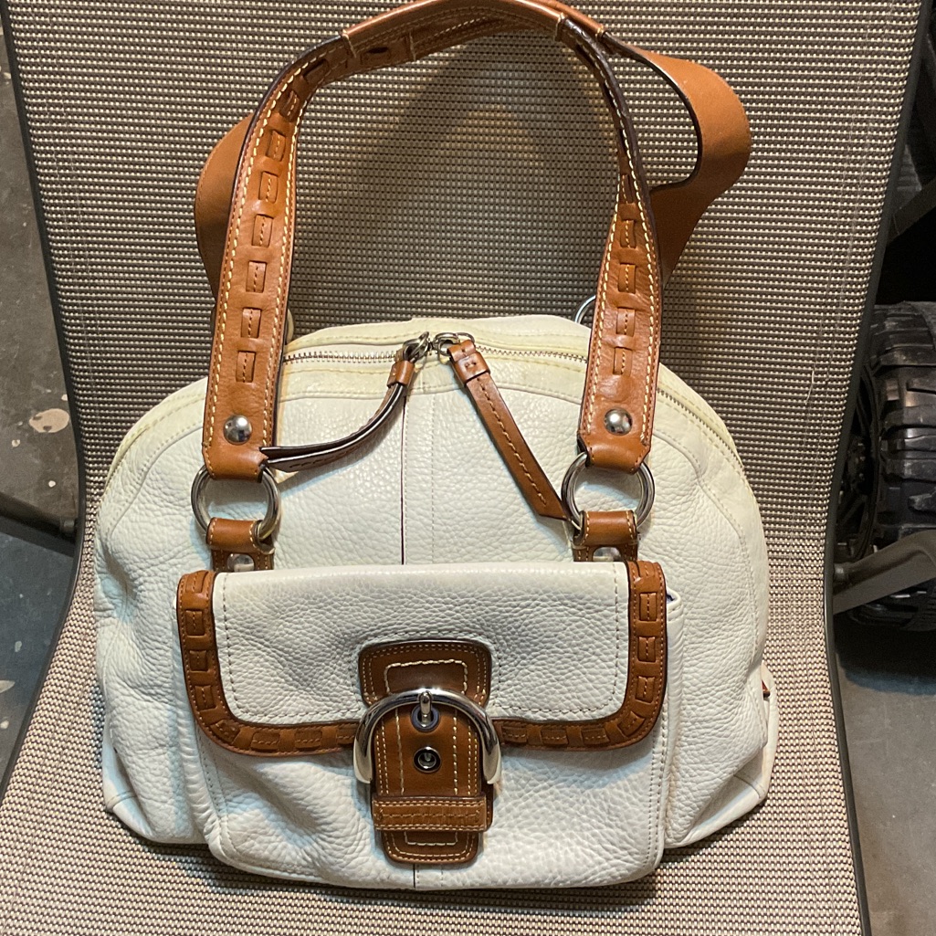 Coach Soho, Courtney,Domed Buckle, Satchel Pebble Leather